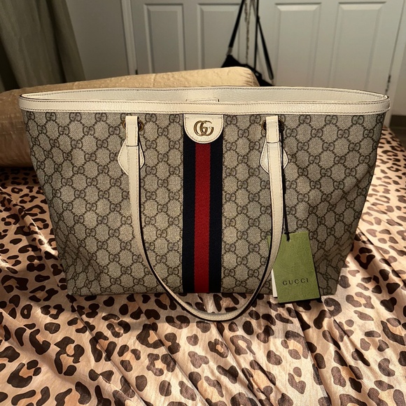Gucci Handbags - Gucci Tote Bag